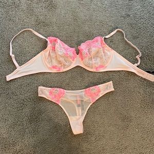 NWT Vera Lingerie Set